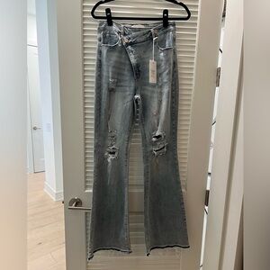 Trendy Distressed Flare Jeans in Gray